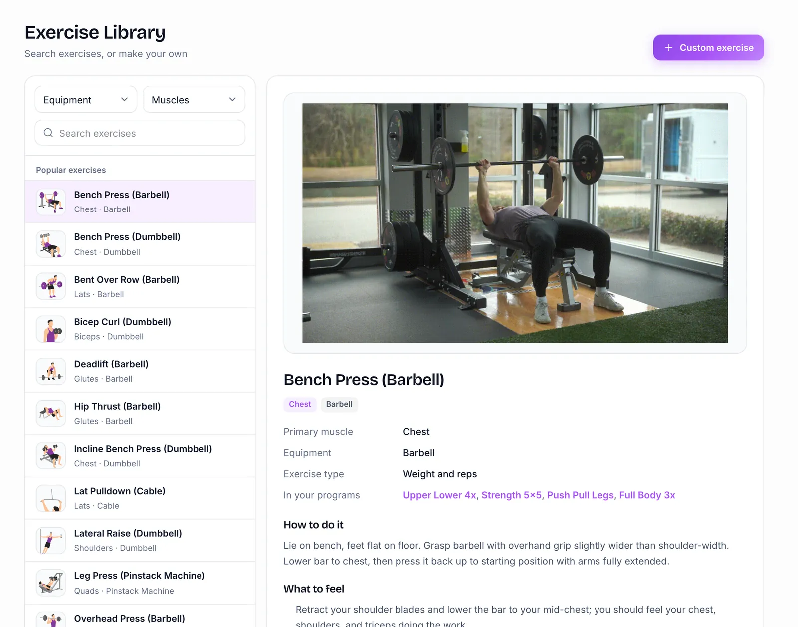The bench press in the exercise library, with its muscles, equipment and steps