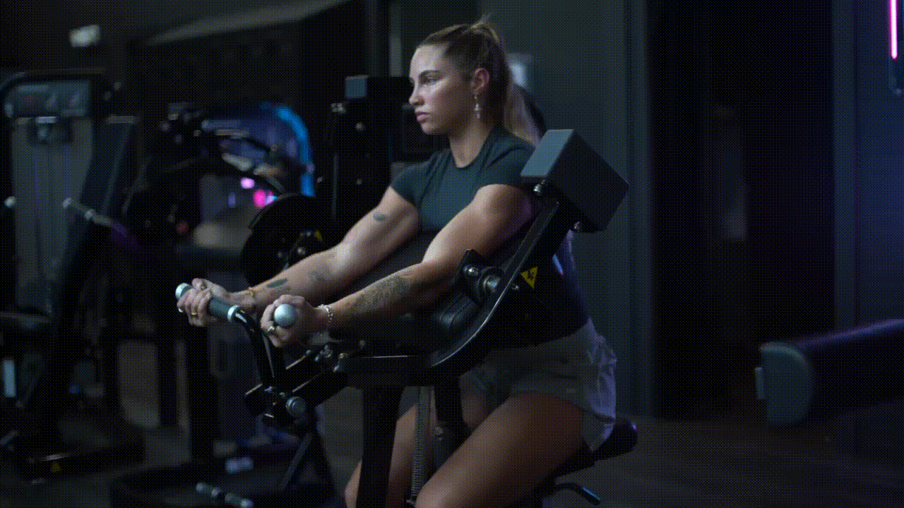Animated demonstration of the Machine Preacher Curl