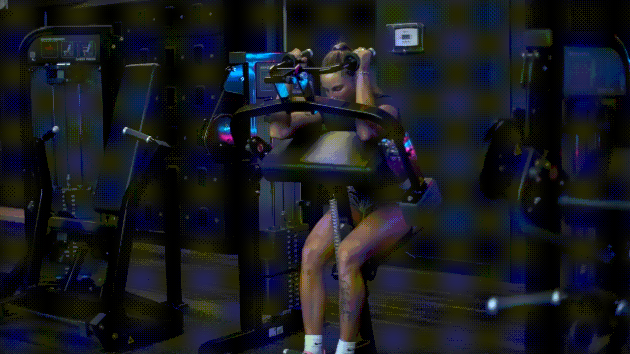 Animated demonstration of the Tricep Extension