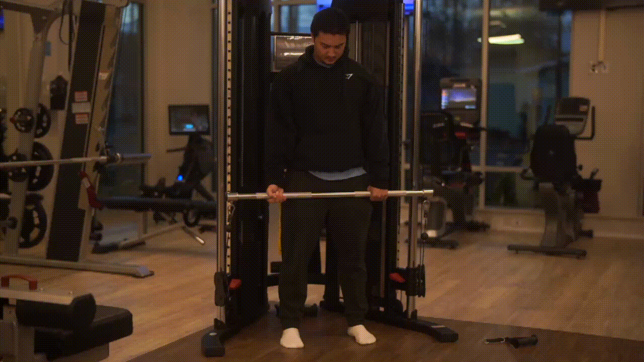 Animated demonstration of the Cable Deadlift