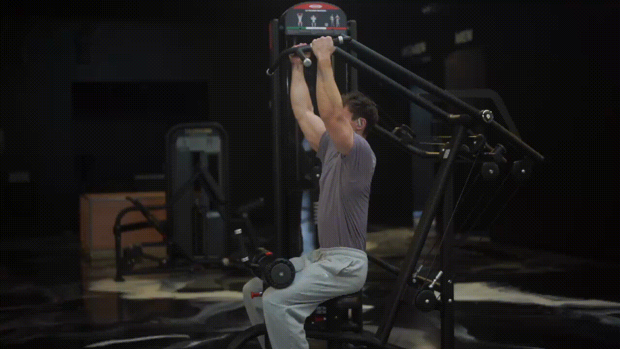 Animated demonstration of the Leverage Machine Lat Pulldown