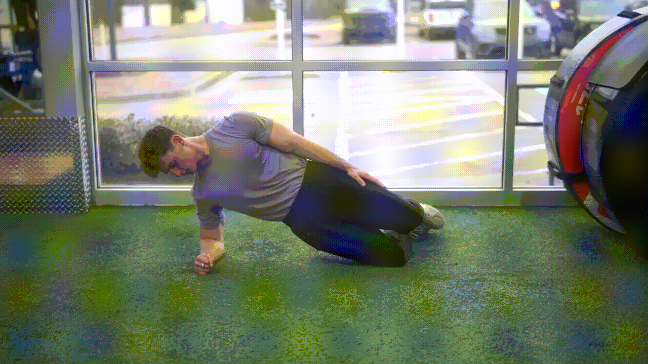 Animated demonstration of the Kneeling Side Plank