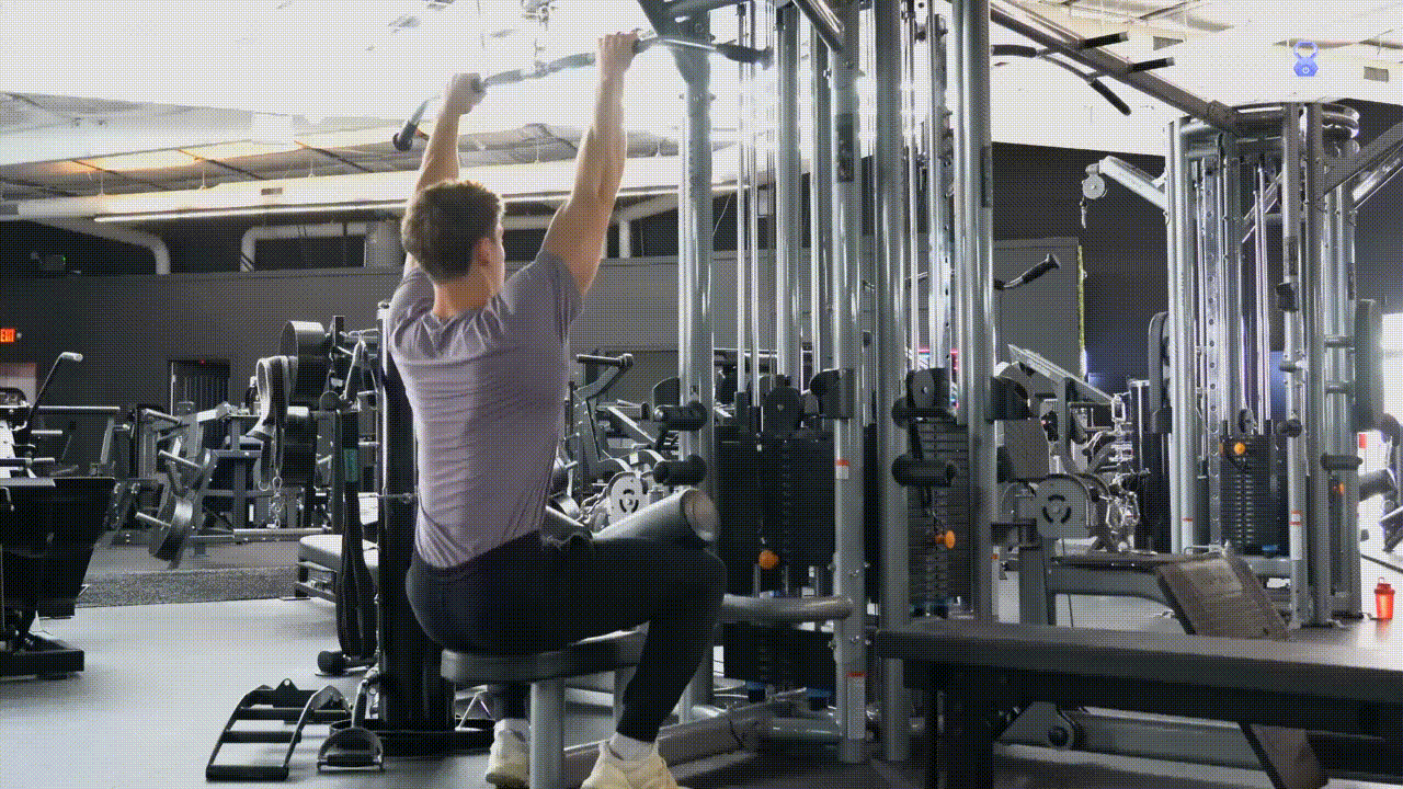 Animated demonstration of the Cable Lat Pulldown