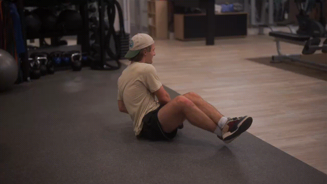 Animated demonstration of the Medicine Ball Russian Twist