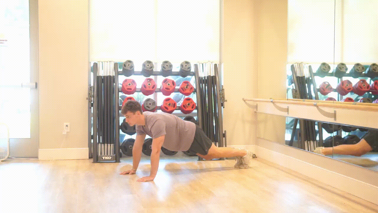 Animated demonstration of the Plank Jacks