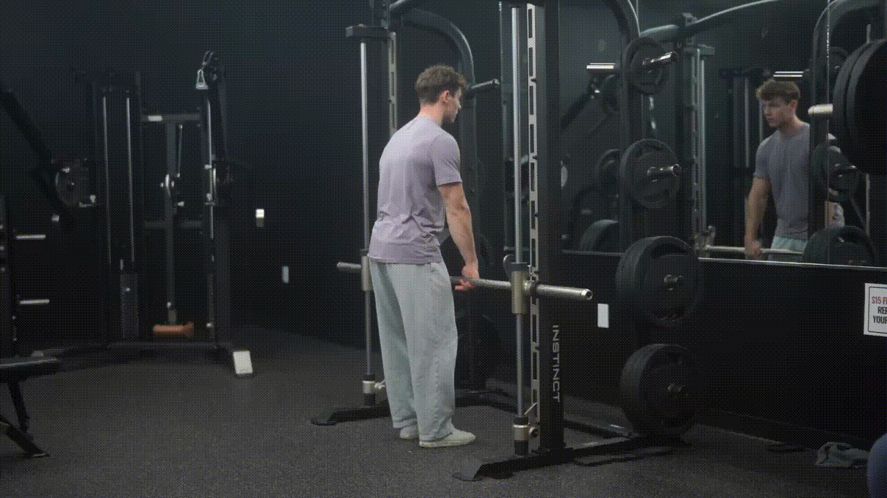 Animated demonstration of the Smith Machine Deadlift