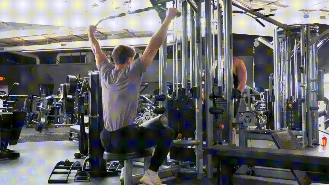 Animated demonstration of the Wide Grip Lat Pulldown